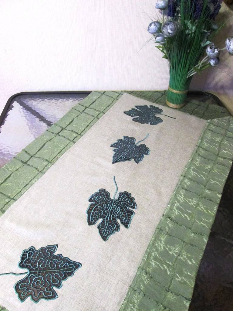 Leaf lace free embroidery design