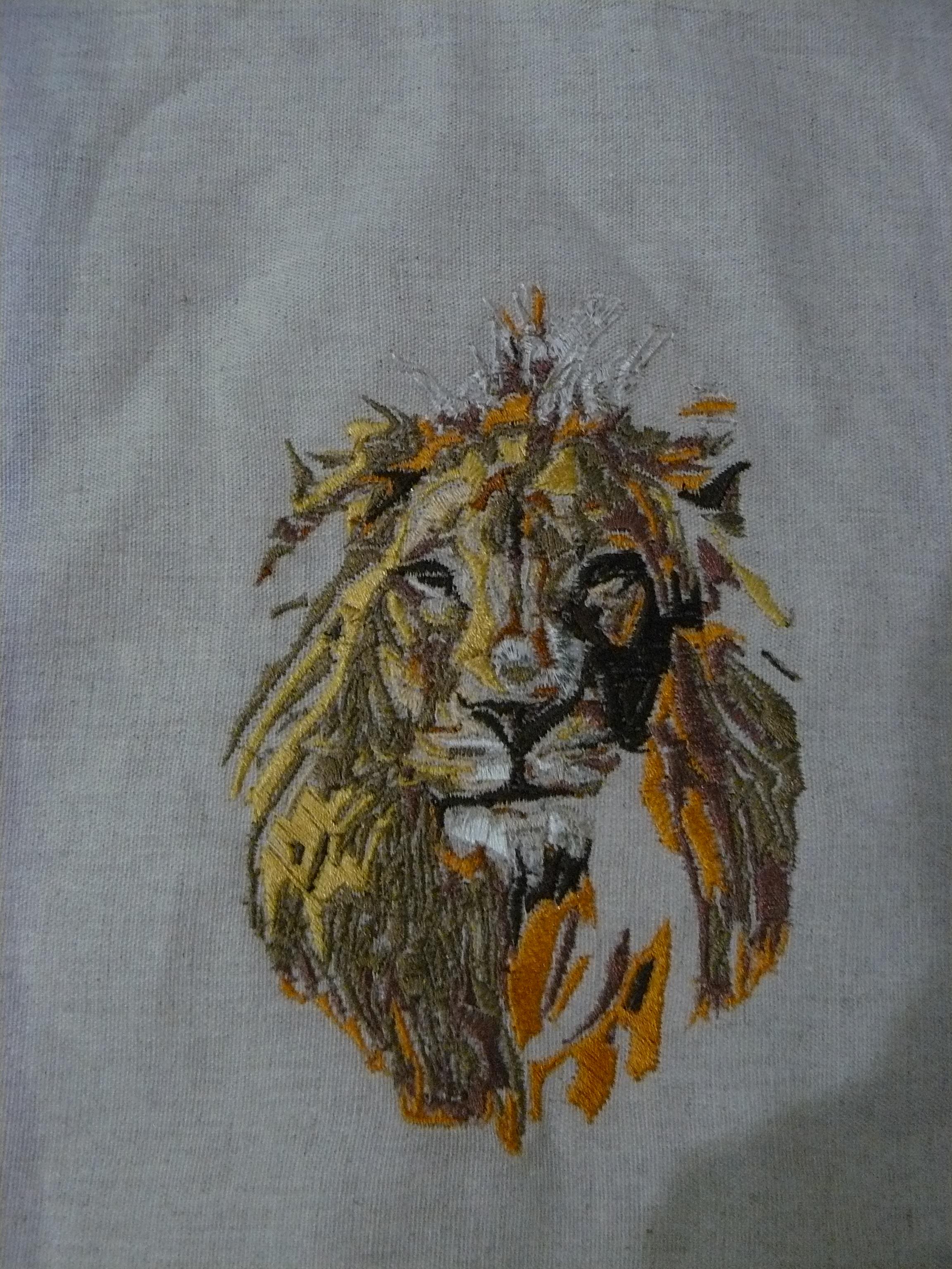 Lion broderie détaillée free embroidery design