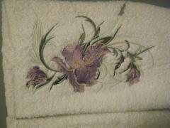 Towel with Swirl flower embroidery