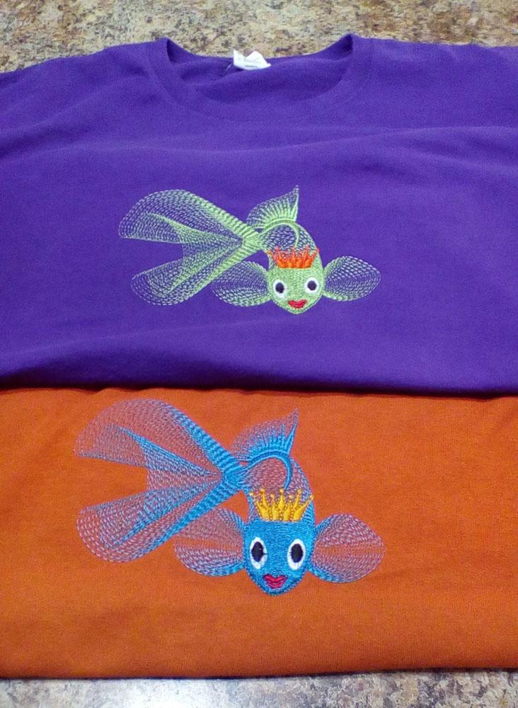 T shirt embroidered with gold fish design
