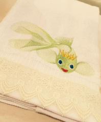Towel with gold fish free embroidery