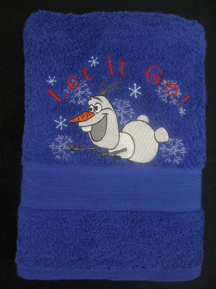 Embroidered towel witg Olaf embroidery design
