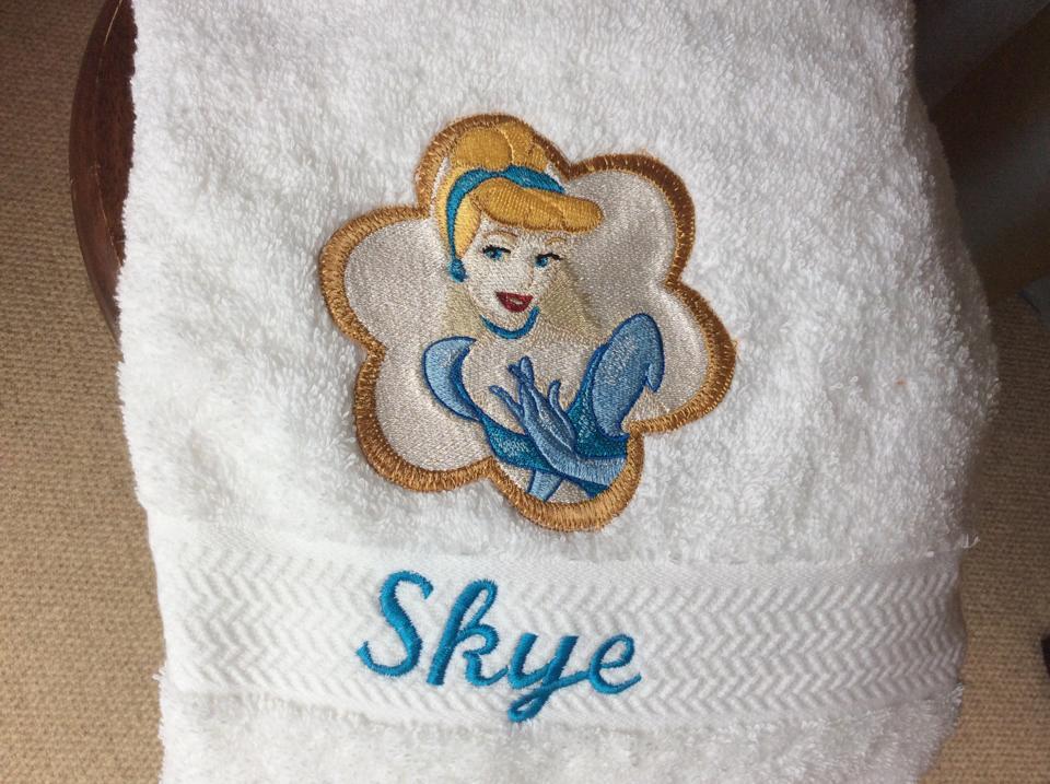 Embroidered towel with Cinderella design