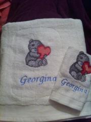 Embroidered towel with Teddy Bear design