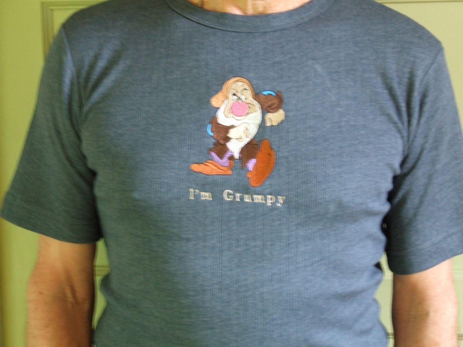 T shirt embroidered with Grumpy design