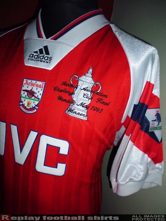 Sport shirt with embroidered logotypes