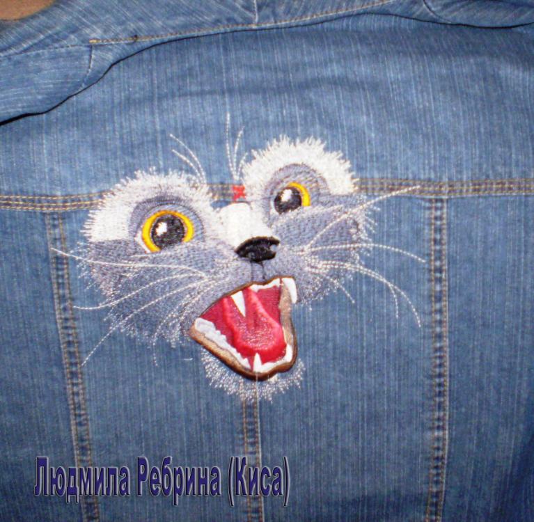 Cat muzzle free machine embroidery design