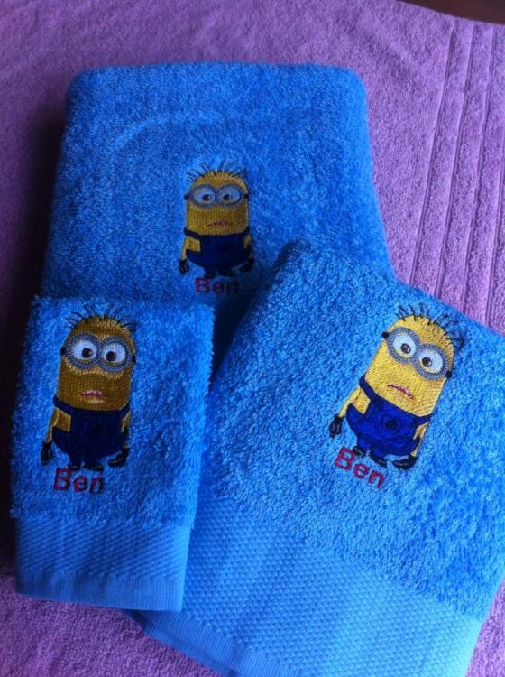 Embroidered towel with Minion designs