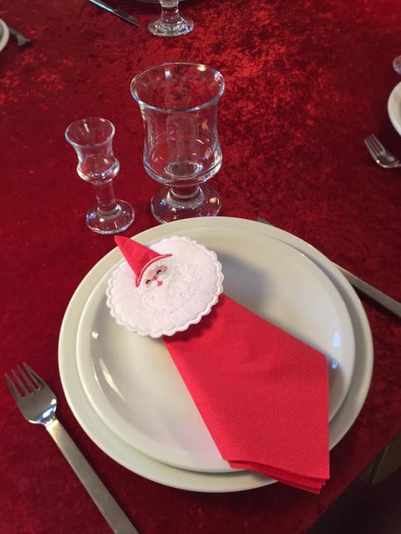 Сhristmas napkin with Santa free embroidery design