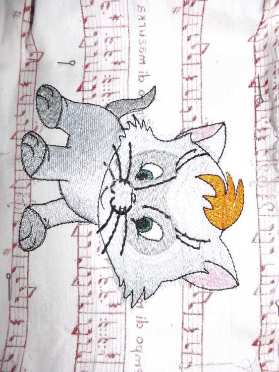 Embroidered kitty free design