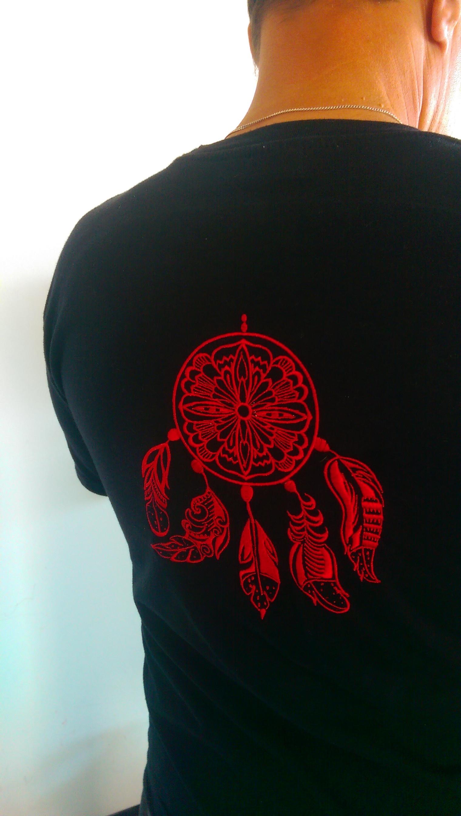 T-shirt decorated with Dreamcatcher embroidery design