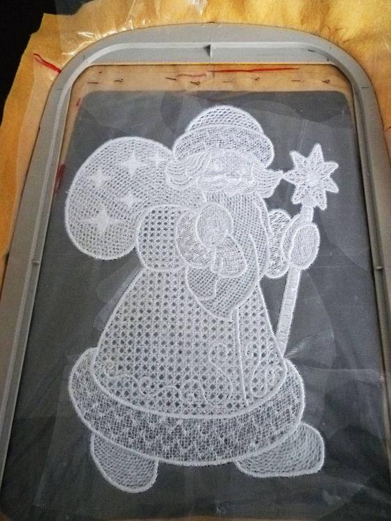 Santa free embroidery in hoop