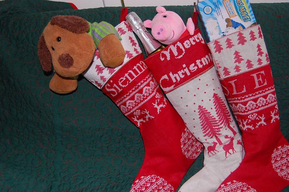 Christmas socks embroidered with free design