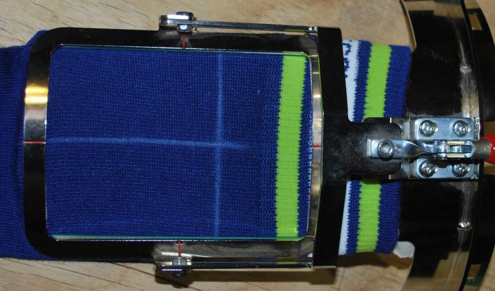 How create mitten with logotype