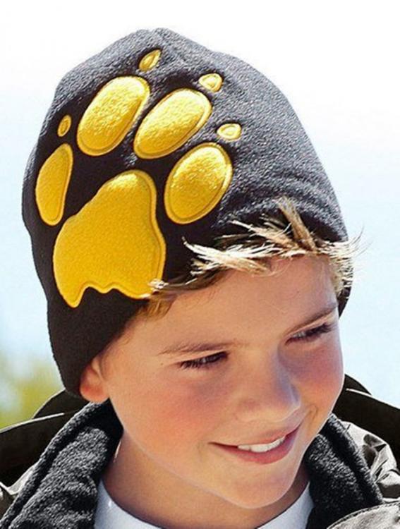 hat with free applique design