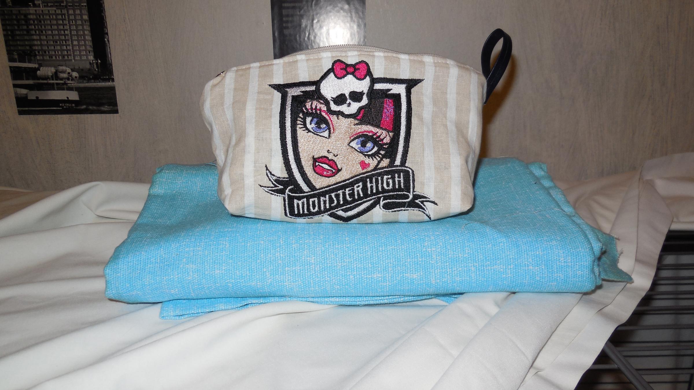 Cosmetic small bag with Monster High embroidery design