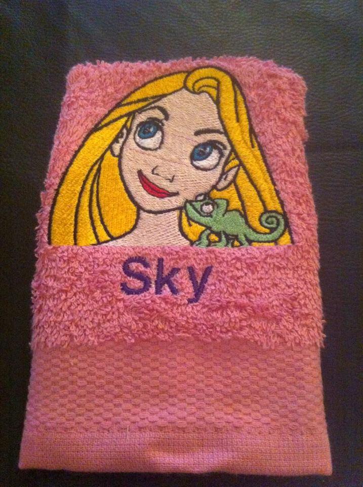 Embroidered towel with Rapunzel design