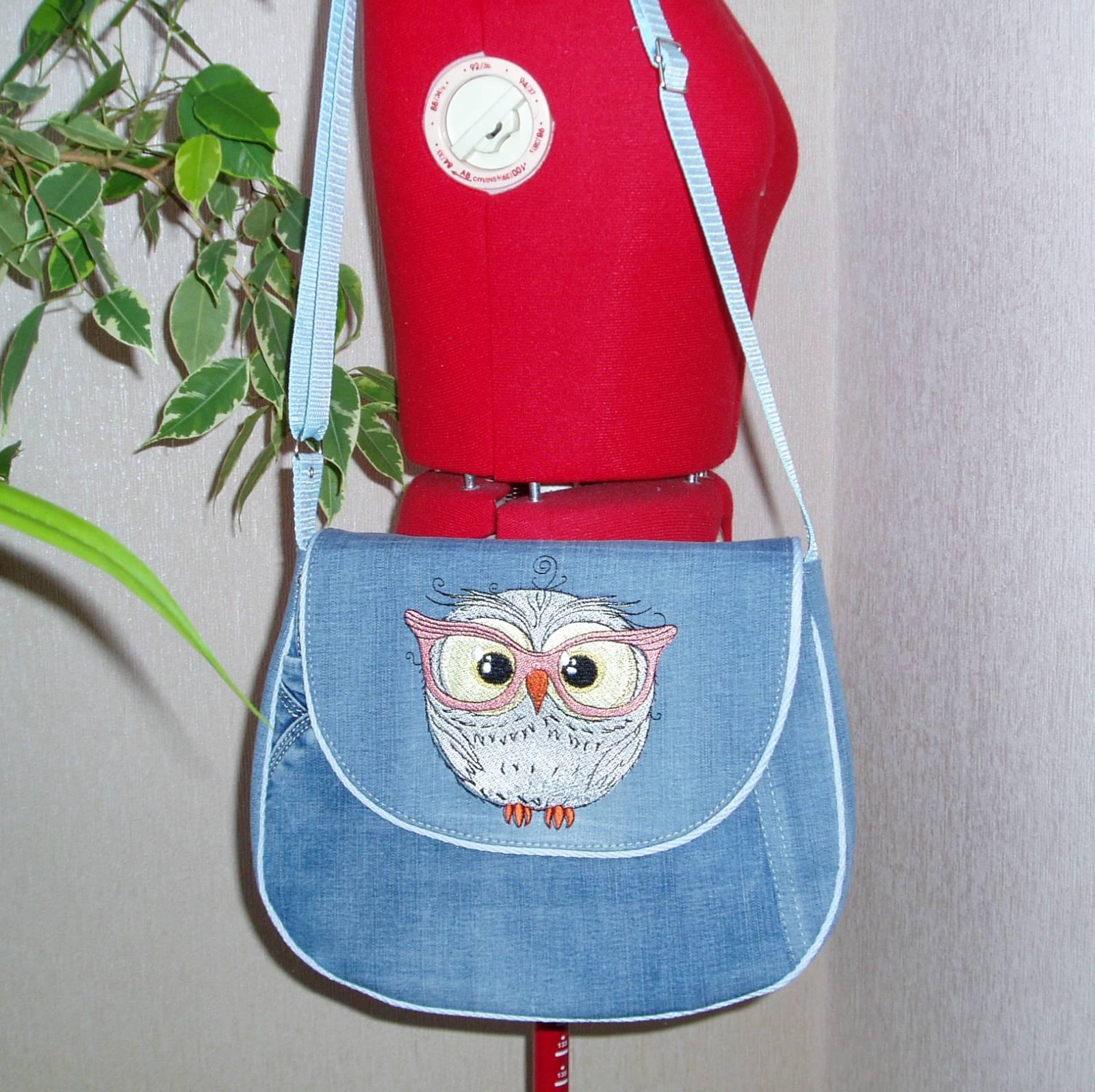 Woman's bag with Cute Owl embroidery design