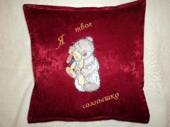 Pillow with Teddy bear embroidery design