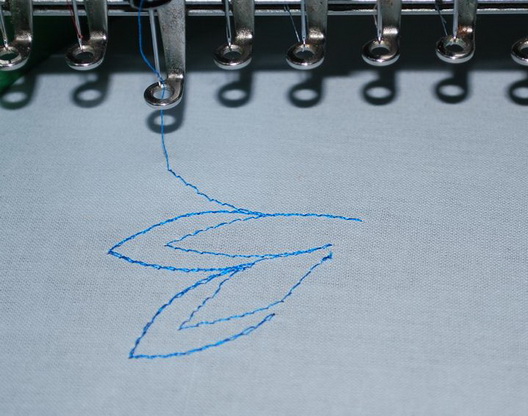 smocking-04.jpg.11bf2af68b7b83245f25dea5