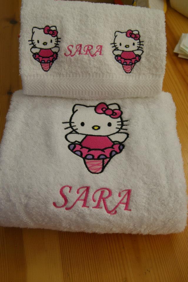 Bath towels with Hello Kitty Ballerina embroidery design