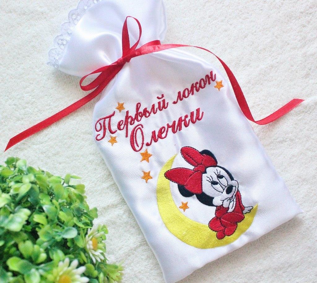 Small bag with Minnie Mouse and moon embroidery design