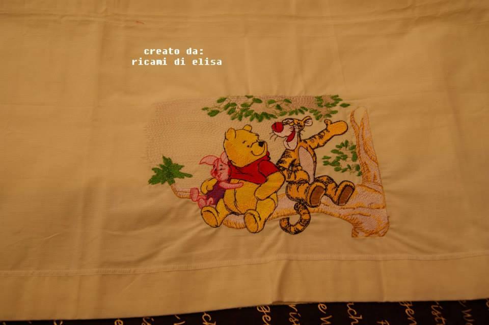 Winnie Pooh and Tigger talking embroidery design