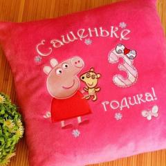 Pillow with Peppa Pig and Toy embroidery design