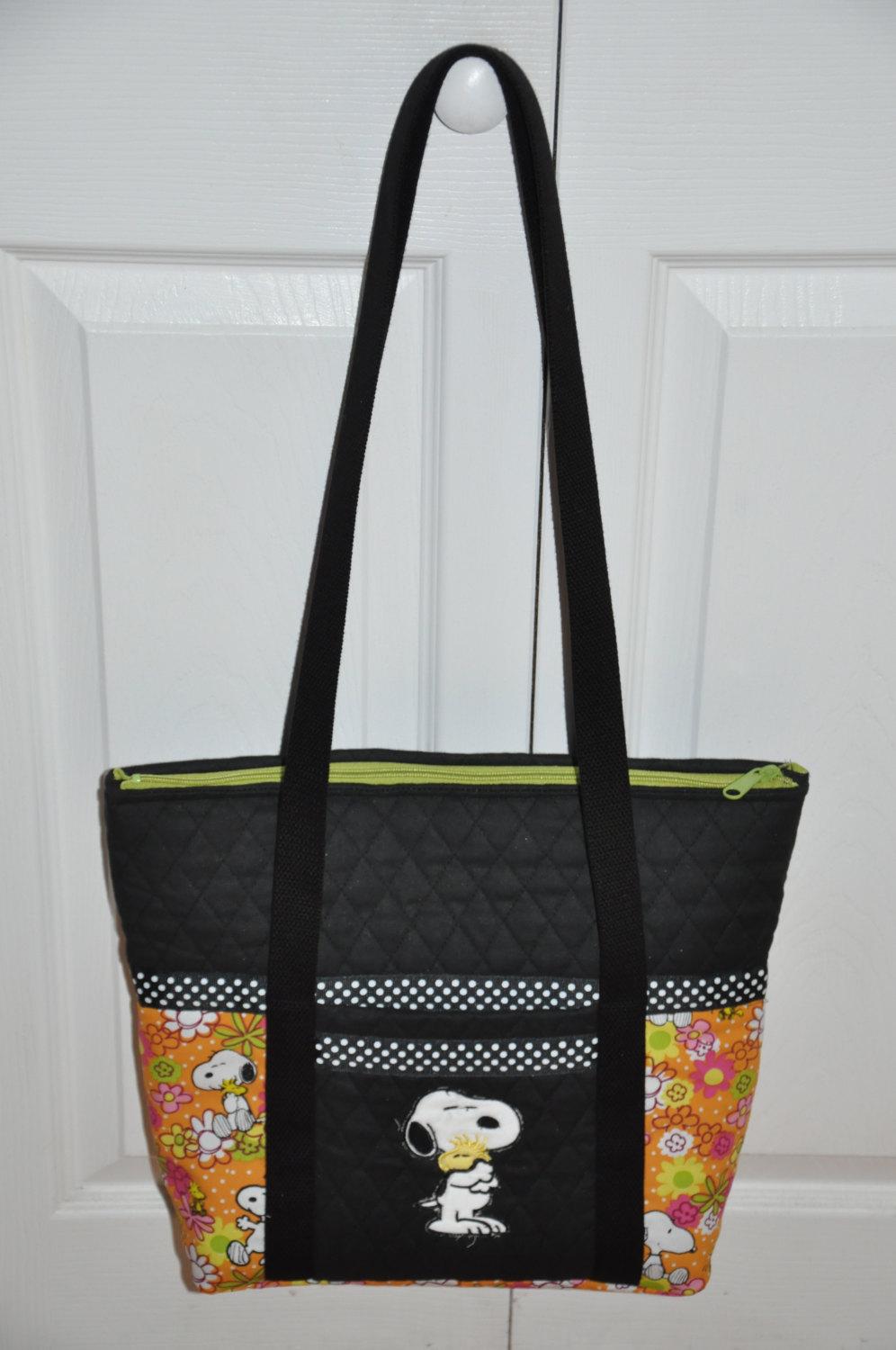 Bag with Snoopy with small friend embroidery design