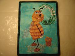 Mug mat with free bee design embroidery machine