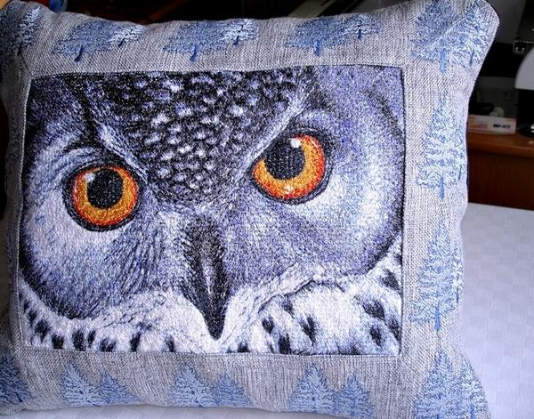 Pillow with owl photo stitch free embroidery design