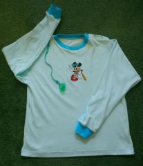 Shirt with Mickey Mouse playing baseball embroidery design