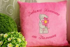 Cushion with Teddy Bear embroidery design as gift for daughter