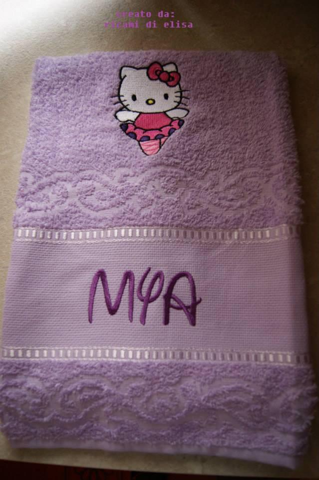 Towel with Hello Kitty Ballerina embroidery design