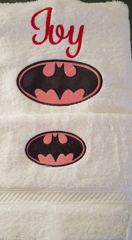 Towels set with Batman logo embroidery design
