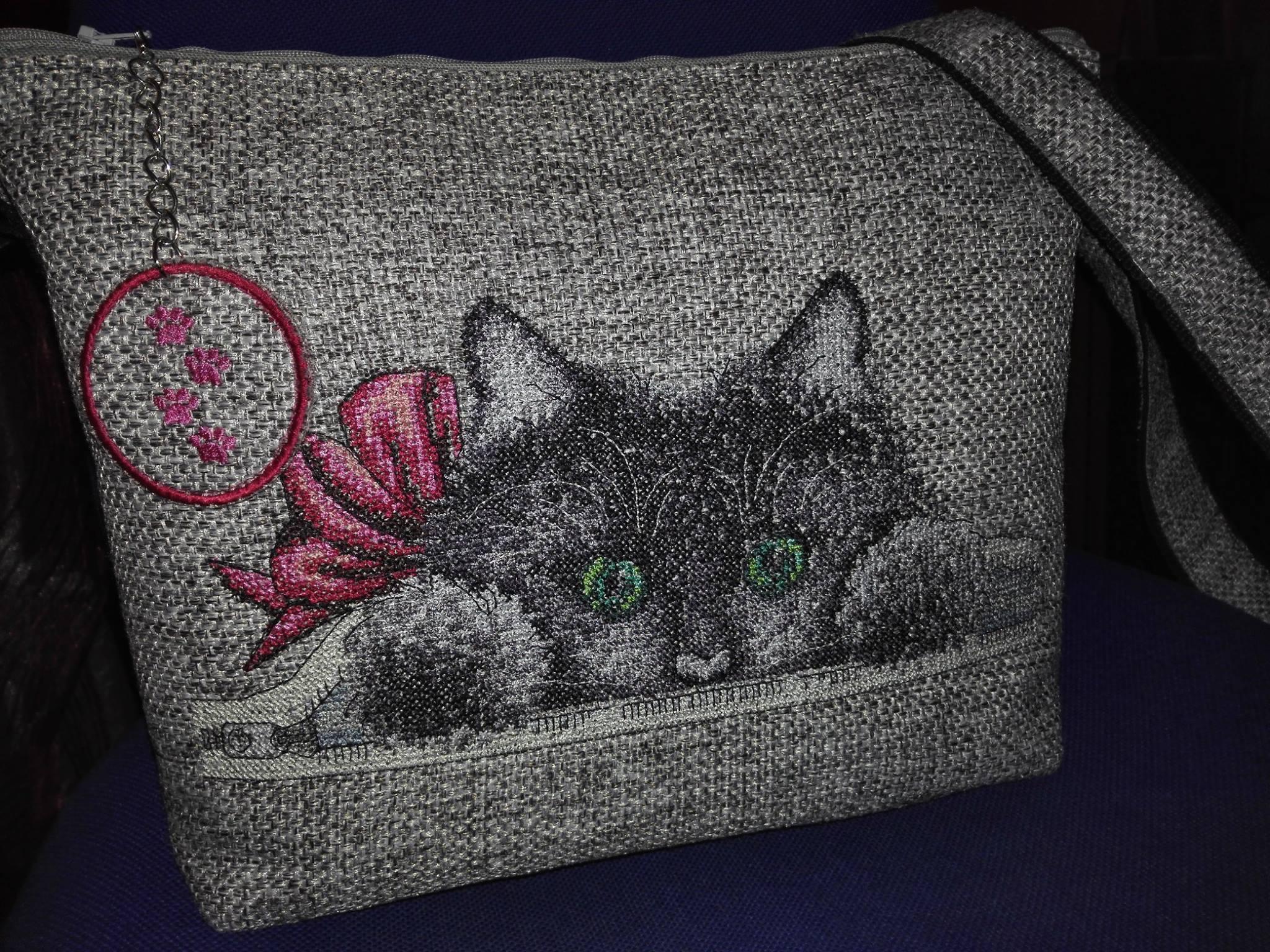 Bag with cat cross stitch free embroidery design