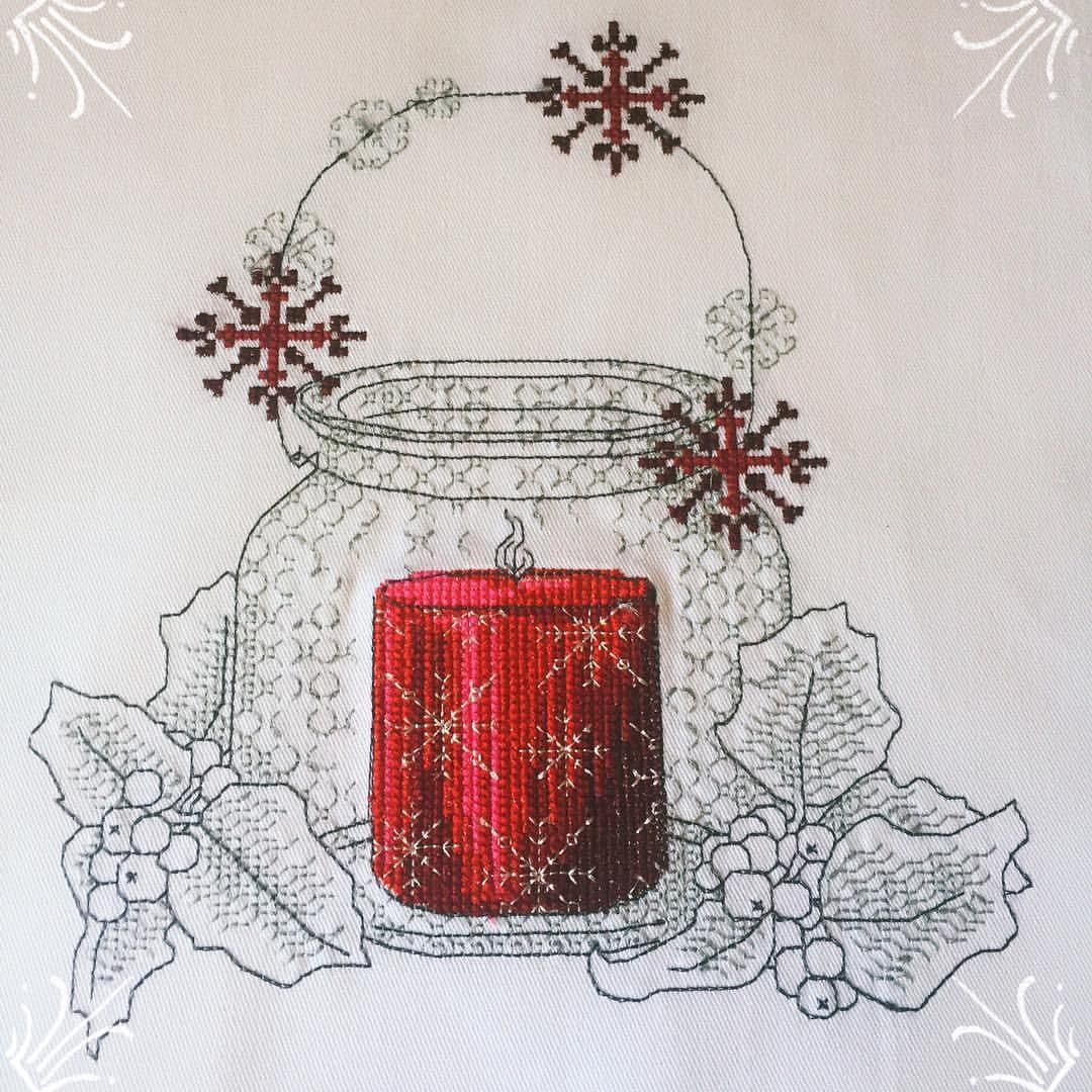 Christmas pot with candle cross stitch free embroidery design