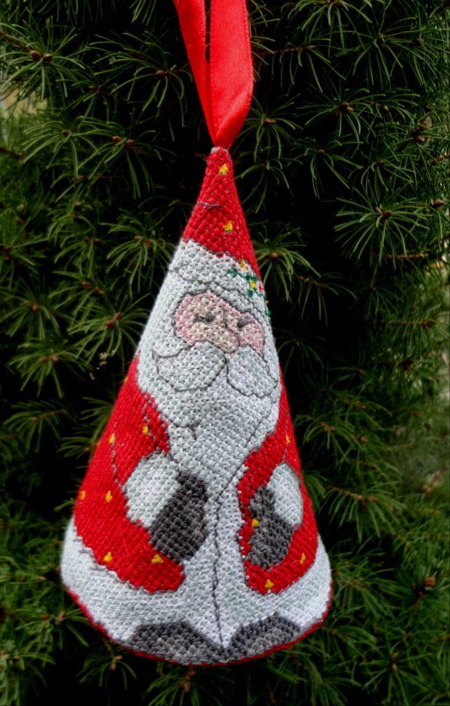 Santa Claus cross stitch free embroidery design
