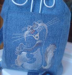 Backpack with Funny cute cat free machine embroidery design
