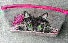 Small bag with inside kitty cross stitch free embroidery design