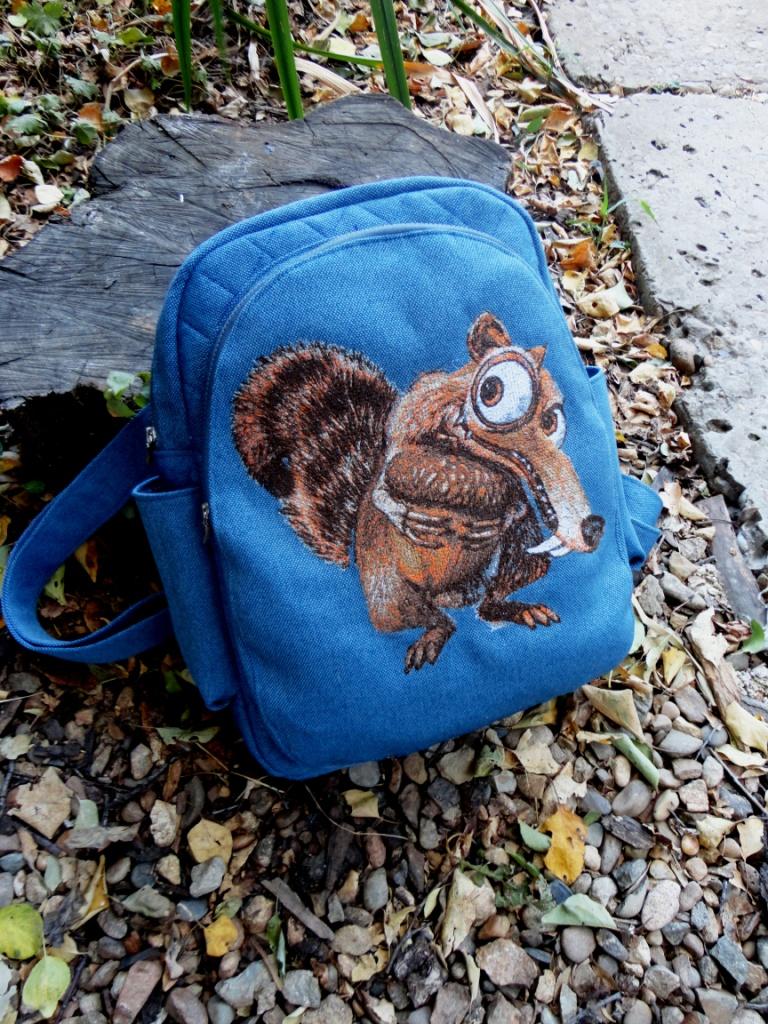 Backpack with Scrat big embroidery design