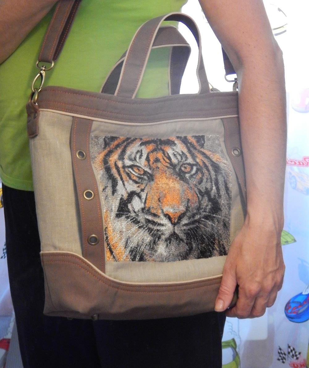 Bag with tiger free machine embroidery design