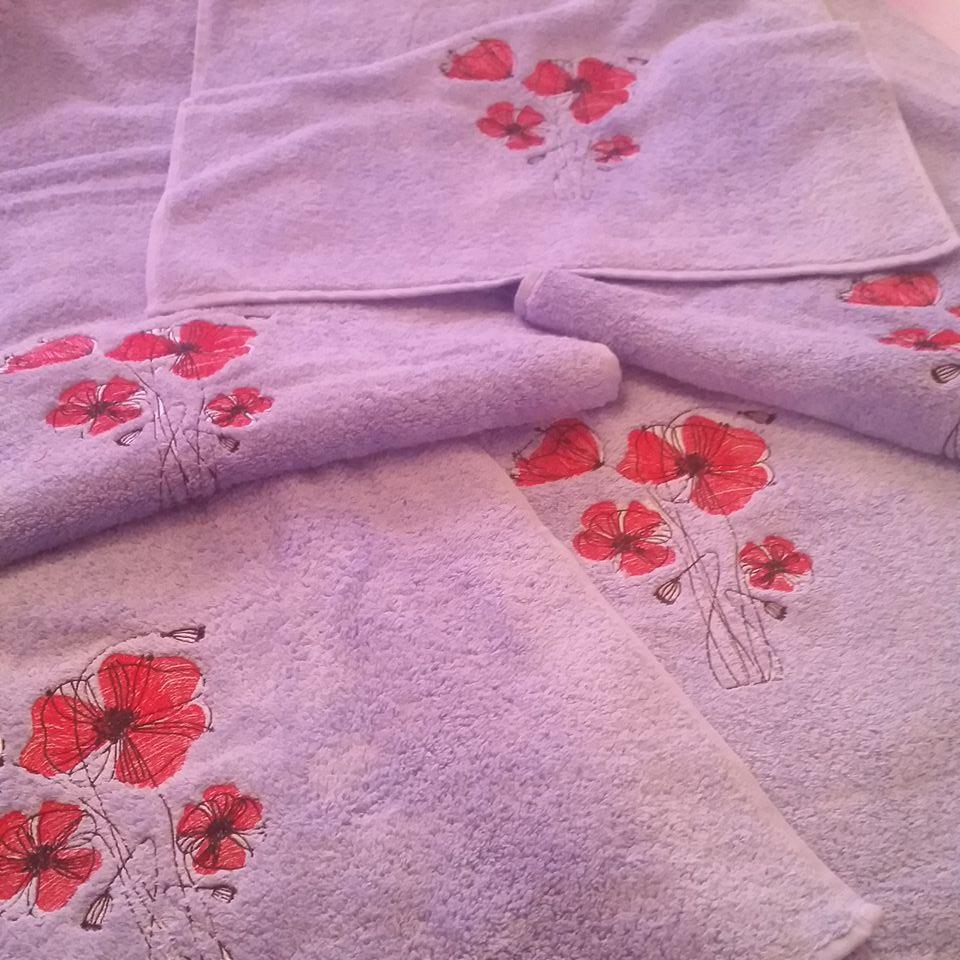 Towels with poppies free embroidery design