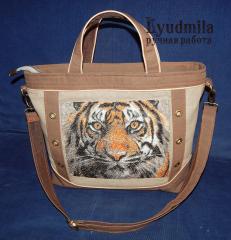 Embroidered bag with tiger photo stitch design