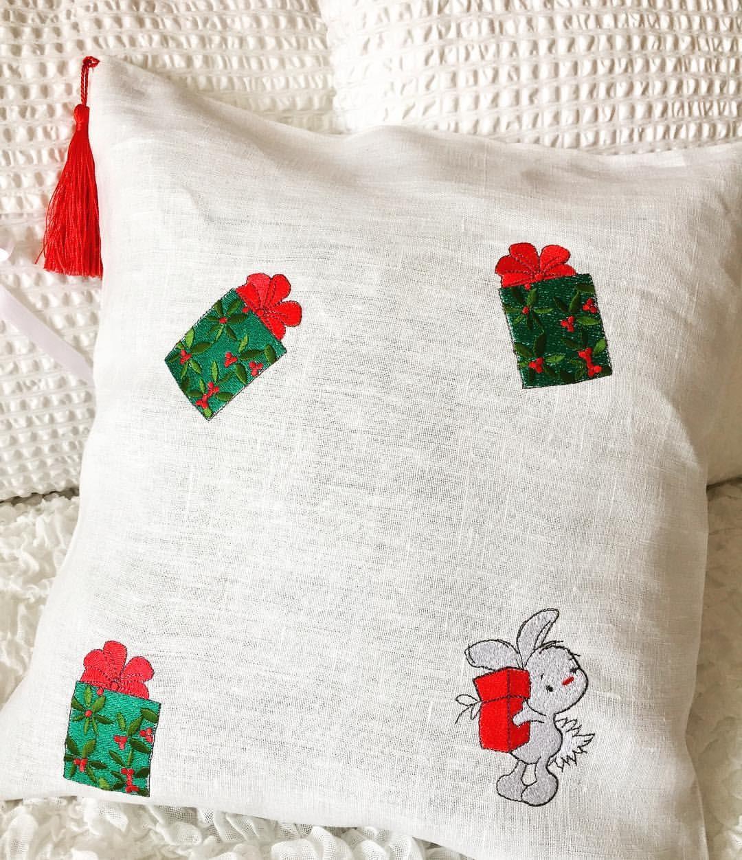 Pillow with Christmas free embroidery design