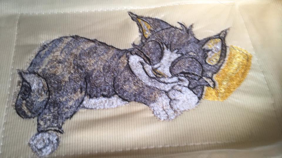 Sleeping cat photo stitch free embroidery design