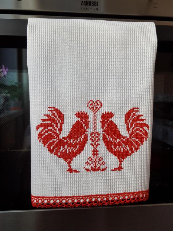 Kitchen towel with Red roosters free machin embroideyr design
