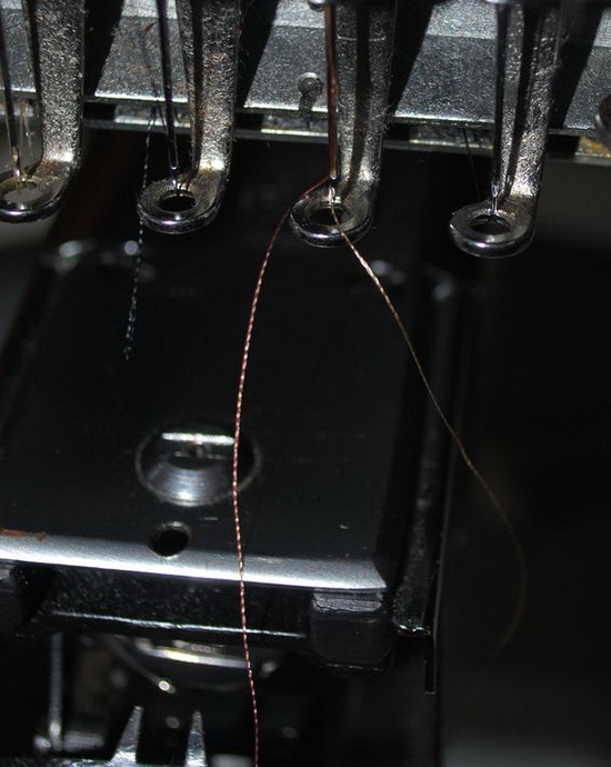 2-threads-1-needle-01.jpg