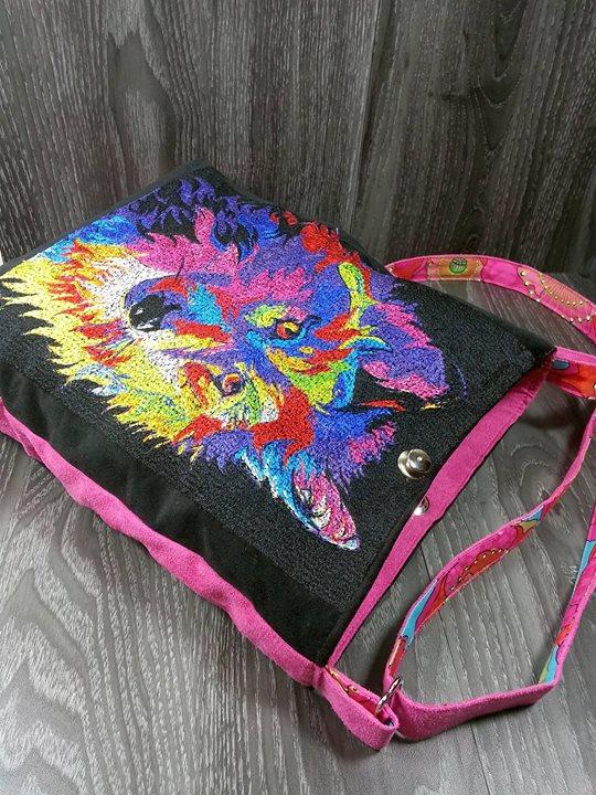 Embroidered-bag-with-wolf-photo-stitch.jpg