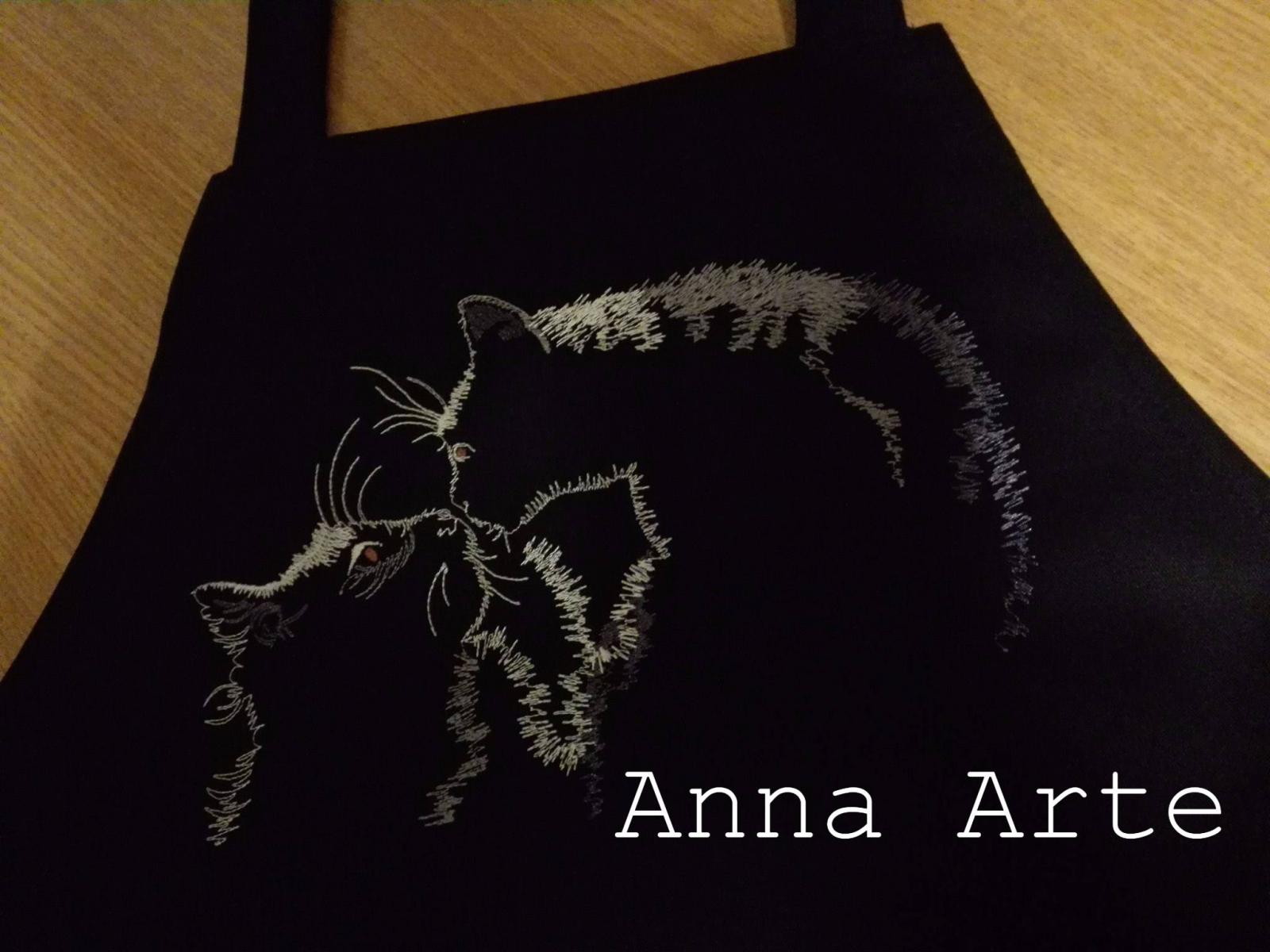 Shop bag with two loving cats free embroidery